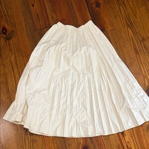 Elegant cream A-Line Pleated Skirt